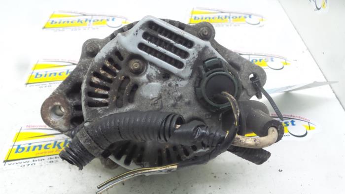 Dynamo van een Honda Civic (EG) 1.3 DX 16V 1992