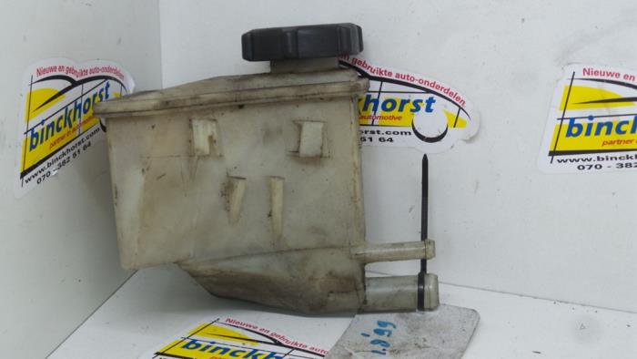 Gebruikte Servo Oliereservoir Ford Mondeo II Wagon 1.8i 16V Prijs € 10,50 Margeregeling aangeboden door Binckhorst BV