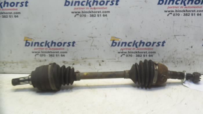 Gebruikte Steekas links-voor Opel Astra G (F08/48) 1.2 16V Prijs € 31,50 Margeregeling aangeboden door Binckhorst BV
