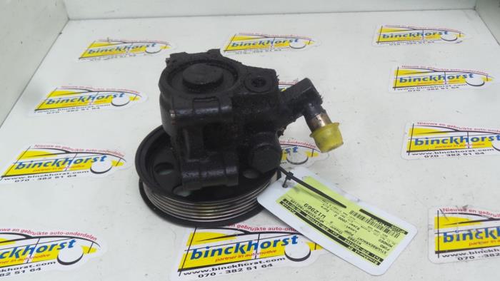 Gebruikte Pomp Servo Ford Mondeo II 2.0i 16V E2/96 EEC Prijs € 52,50 Margeregeling aangeboden door Binckhorst BV