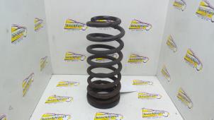 Gebruikte Veerschroef achter Hyundai Trajet 2.0 16V Prijs € 26,25 Margeregeling aangeboden door Binckhorst BV