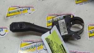 Gebruikte Knipperlicht Schakelaar Skoda Fabia (6Y5) 1.4i 16V Prijs € 21,00 Margeregeling aangeboden door Binckhorst BV