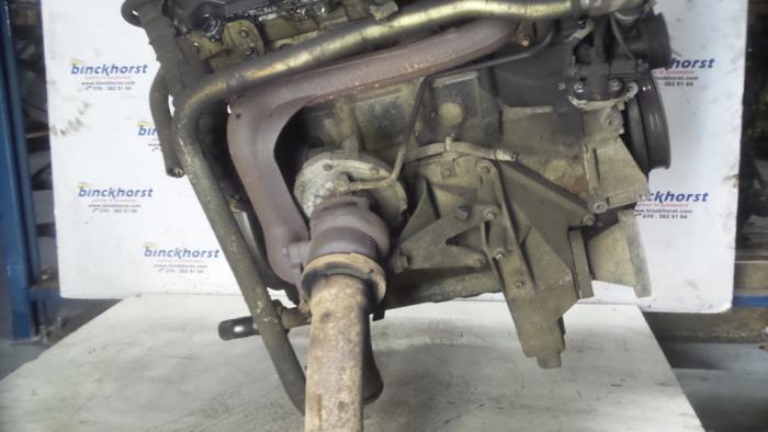 Motor van een Mercedes-Benz Vito (638.0) 2.2 CDI 108 16V 2001