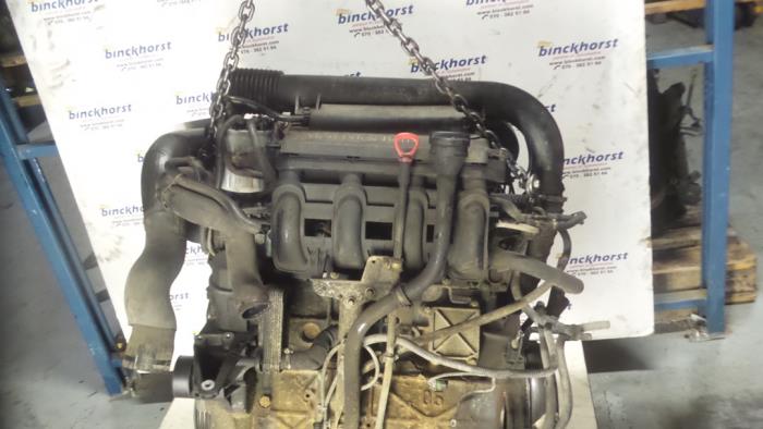 Motor van een Mercedes-Benz Vito (638.0) 2.2 CDI 108 16V 2001