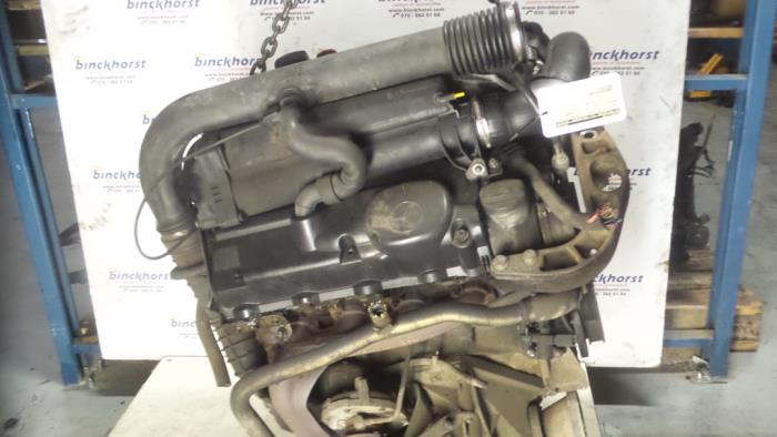 Motor van een Mercedes-Benz Vito (638.0) 2.2 CDI 108 16V 2001