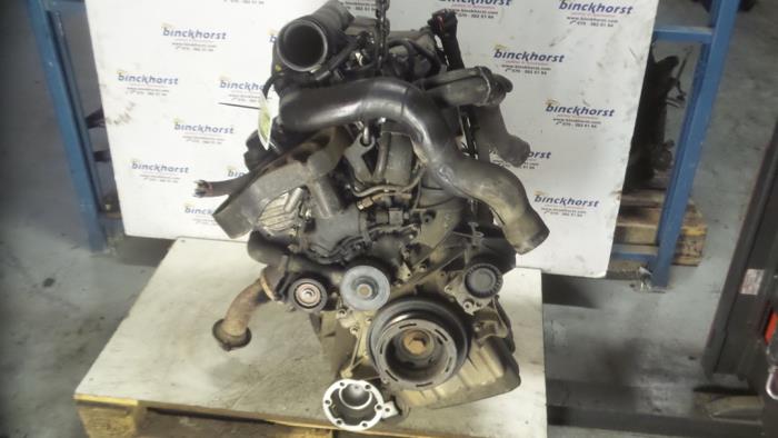 Motor van een Mercedes-Benz Vito (638.0) 2.2 CDI 108 16V 2001