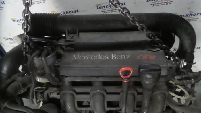 Motor van een Mercedes-Benz Vito (638.0) 2.2 CDI 108 16V 2001
