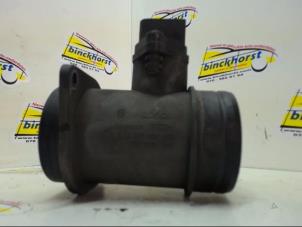 Gebruikte Luchthoeveelheidsmeter Volkswagen Passat Variant (3B5) 1.9 TDI 110 Prijs € 26,25 Margeregeling aangeboden door Binckhorst BV