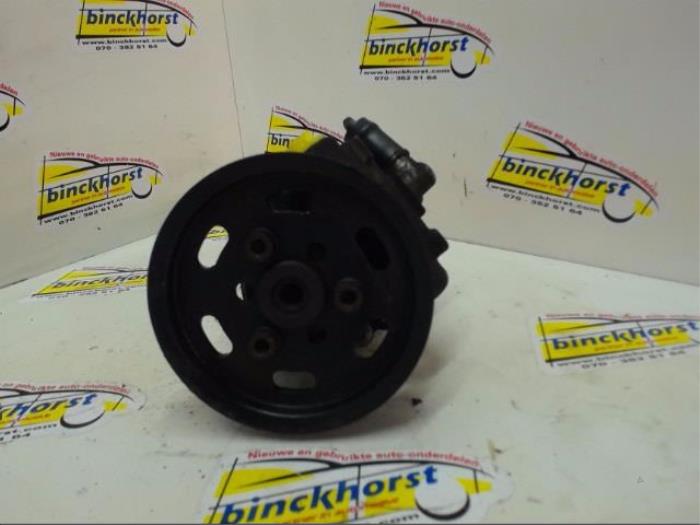 Gebruikte Pomp Servo Volkswagen Passat Variant (3B5) 1.9 TDI 110 Prijs € 36,75 Margeregeling aangeboden door Binckhorst BV