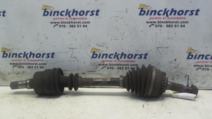 Gebruikte Aandrijfas links-voor Saab 9-3 I (YS3D) 2.0t 16V Prijs € 42,00 Margeregeling aangeboden door Binckhorst BV