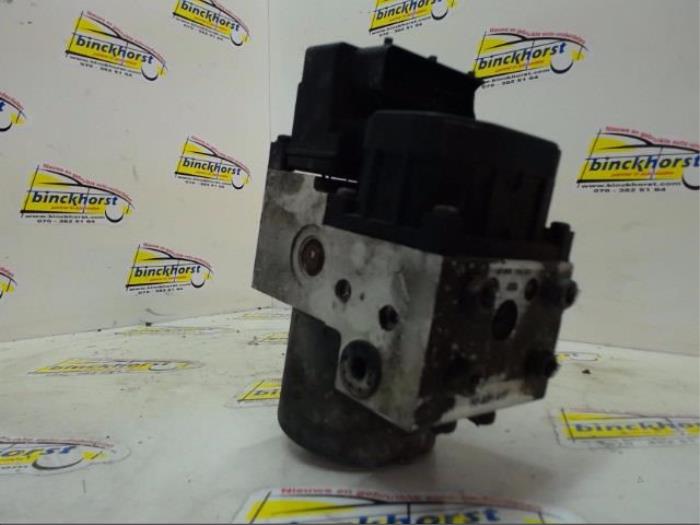 Gebruikte ABS Pomp Opel Zafira (F75) 2.0 DTI 16V Prijs € 52,50 Margeregeling aangeboden door Binckhorst BV