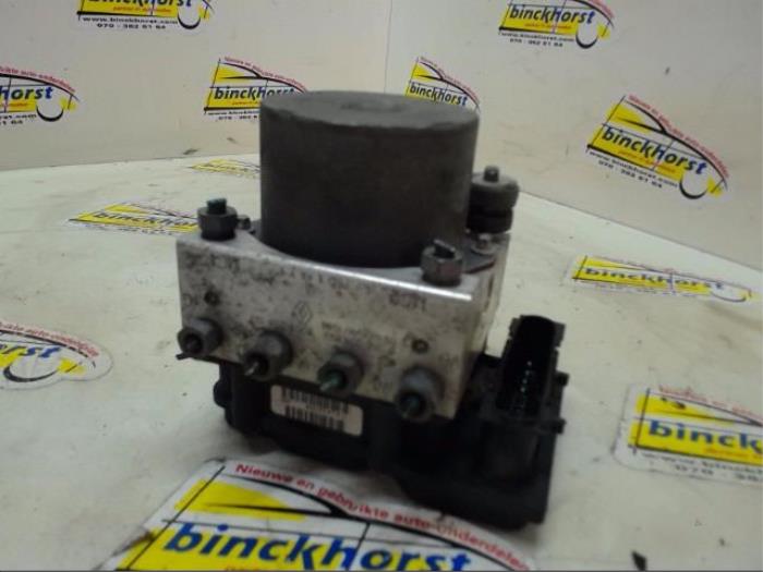 Gebruikte ABS Pomp Renault Twingo (C06) 1.2 Prijs € 52,50 Margeregeling aangeboden door Binckhorst BV