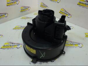 Gebruikte Kachel Ventilatiemotor Opel Zafira (F75) 2.0 DTI 16V Prijs € 42,00 Margeregeling aangeboden door Binckhorst BV