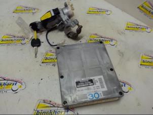 Gebruikte Kontaktslot + computer Toyota Yaris Verso (P2) 1.3 16V Prijs € 131,25 Margeregeling aangeboden door Binckhorst BV