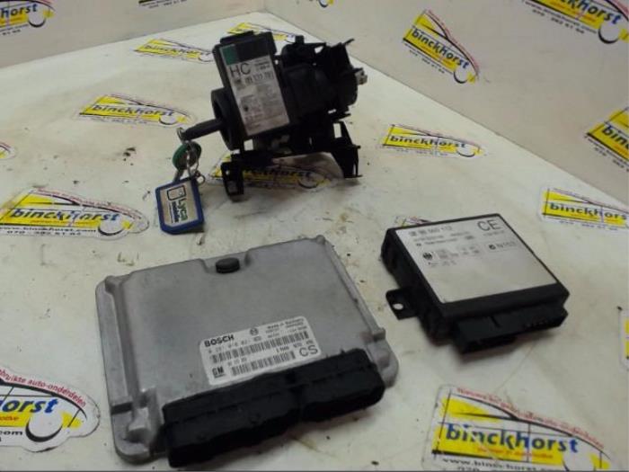 Gebruikte Kontaktslot + computer Opel Zafira (F75) 2.0 DI 16V Prijs € 105,00 Margeregeling aangeboden door Binckhorst BV