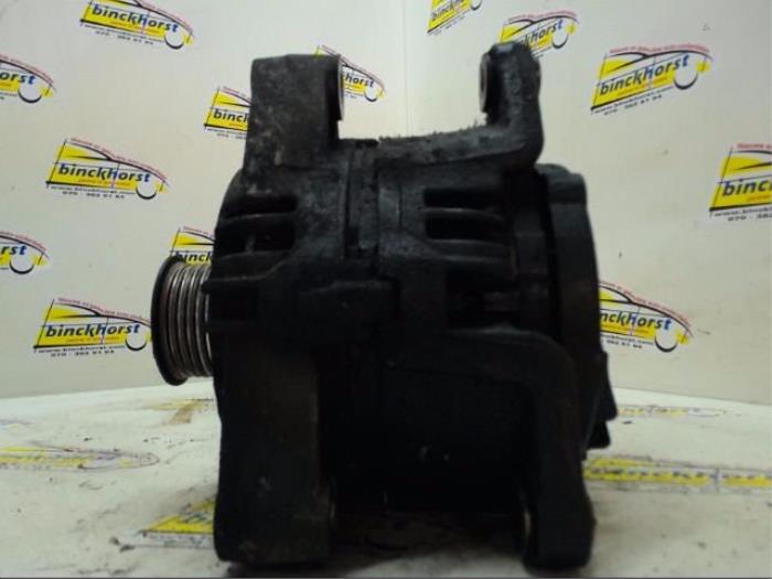 Dynamo van een Opel Zafira (F75) 2.0 DI 16V 1999