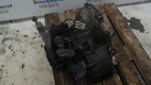 Gebruikte Versnellingsbak Ford Mondeo III Wagon 2.0 TDCi 115 16V Prijs € 288,75 Margeregeling aangeboden door Binckhorst BV