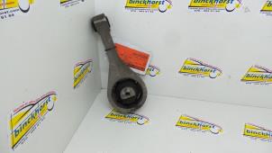 Gebruikte Versnellingsbak Steun Mazda 121 (JA/JB) 1.3i LX,GLX Prijs € 10,50 Margeregeling aangeboden door Binckhorst BV