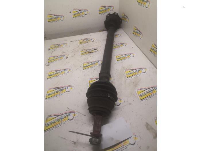 Gebruikte Aandrijfas rechts-voor Volkswagen Golf III (1H1) 1.8 GL,GT Prijs € 31,50 Margeregeling aangeboden door Binckhorst BV