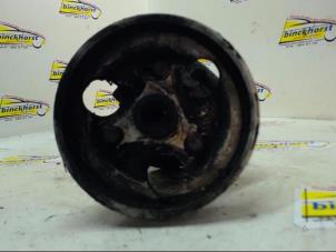 Gebruikte Stuurpomp Renault Clio II (BB/CB) 1.4 Prijs € 52,50 Margeregeling aangeboden door Binckhorst BV