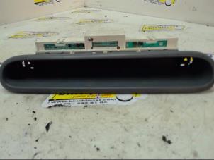 Gebruikte Display Interieur Renault Twingo (C06) 1.2 Prijs € 52,50 Margeregeling aangeboden door Binckhorst BV