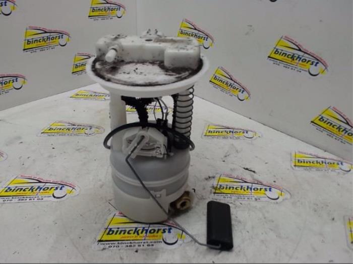 Gebruikte Tank element Pomp Nissan Micra (K12) 1.0 16V Prijs € 40,95 Margeregeling aangeboden door Binckhorst BV