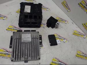 Gebruikte Kontaktslot + computer Renault Megane II Grandtour (KM) 1.5 dCi 80 Prijs € 131,25 Margeregeling aangeboden door Binckhorst BV