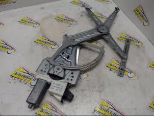 Gebruikte Raammechaniek 4Deurs links-voor Opel Vectra C Caravan 1.9 CDTI 16V Prijs € 42,00 Margeregeling aangeboden door Binckhorst BV