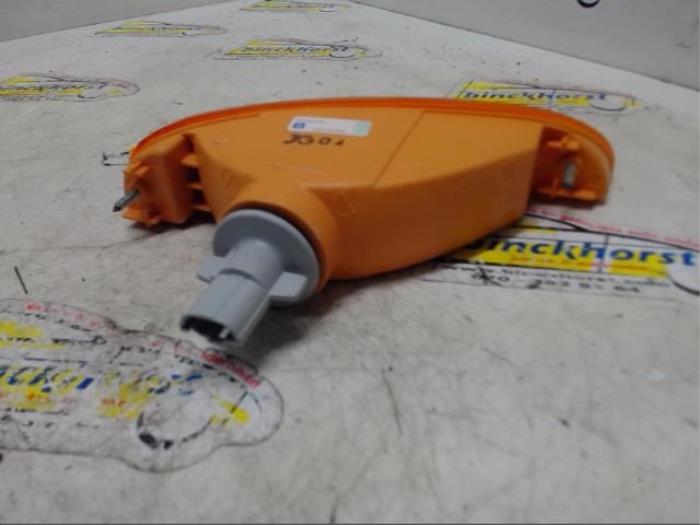 Richtingaanwijzer links van een Daewoo Matiz 1999