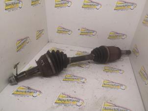 Gebruikte Cardanas links-voor (VWA) Nissan Navara (D23) 2.5 dCi 16V 4x4 Prijs € 157,50 Margeregeling aangeboden door Binckhorst BV