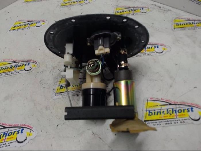 Gebruikte Tank element Pomp Toyota Avensis (T22) 1.6 16V Prijs € 42,00 Margeregeling aangeboden door Binckhorst BV
