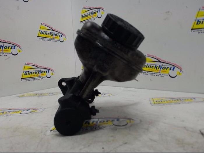 Gebruikte Hoofdremcilinder Mercedes Vito (638.0) 2.2 CDI 112 16V Prijs € 26,25 Margeregeling aangeboden door Binckhorst BV