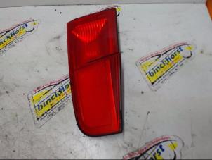 Gebruikte Achterklep reflector links Fiat Punto II (188) 1.4 16V Prijs € 10,50 Margeregeling aangeboden door Binckhorst BV