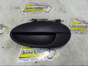 Gebruikte Portiergreep 4Deurs links-achter Chevrolet Matiz 0.8 S,SE Prijs € 21,00 Margeregeling aangeboden door Binckhorst BV