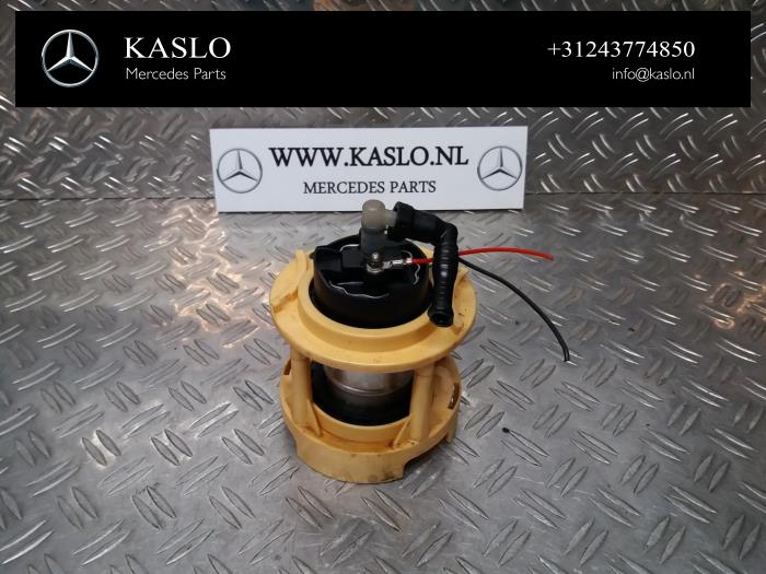 Gebruikte Tank element Pomp Mercedes S (W221) 3.0 S-320 CDI 24V Prijs € 50,00 Margeregeling aangeboden door kaslo auto parts