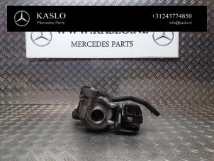 Gebruikte G-lader Mercedes S (W220) 4.0 S-400 CDI V8 32V Prijs € 300,00 Margeregeling aangeboden door kaslo auto parts
