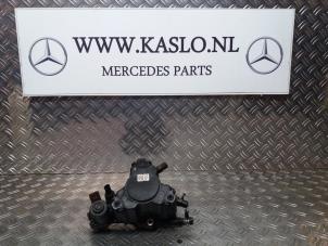 Gebruikte Dieselpomp Mercedes C (W204) 2.2 C-200 CDI 16V Prijs € 175,00 Margeregeling aangeboden door kaslo auto parts