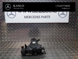 Gebruikte Dieselpomp Mercedes C (W204) 2.2 C-200 CDI 16V Prijs € 175,00 Margeregeling aangeboden door kaslo auto parts