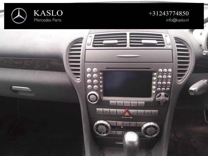 Gebruikte Display Interieur Mercedes SLK (R171) 3.5 350 V6 24V Prijs op aanvraag aangeboden door kaslo auto parts