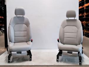 Gebruikte Voorstoelen links + rechts Mercedes B (W246,242) 1.6 B-180 BlueEFFICIENCY Turbo 16V Prijs op aanvraag aangeboden door kaslo auto parts