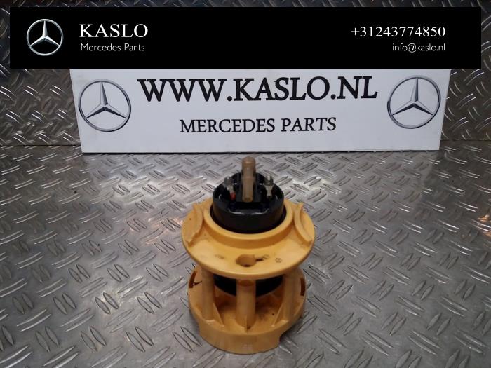 Gebruikte Tank element Pomp Mercedes S (W221) 3.0 S-320 CDI 24V Prijs € 50,00 Margeregeling aangeboden door kaslo auto parts