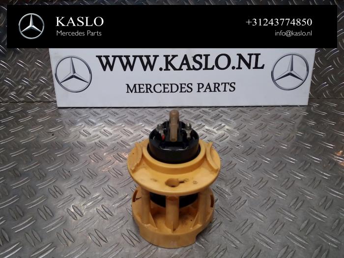 Gebruikte Tank element Pomp Mercedes S (W221) 3.0 S-320 CDI 24V Prijs € 50,00 Margeregeling aangeboden door kaslo auto parts
