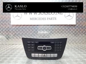 Gebruikte Radio CD Speler Mercedes C (W204) 2.2 C-220 CDI 16V BlueEFFICIENCY Prijs € 300,00 Margeregeling aangeboden door kaslo auto parts