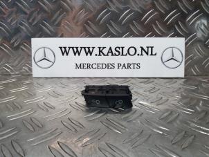 Gebruikte Deurcontact schakelaar Mercedes E (W212) Prijs op aanvraag aangeboden door kaslo auto parts