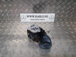 Gebruikte Veiligheidsgordel rechts-achter Mercedes CLK (W209) 1.8 200K 16V Prijs € 50,00 Margeregeling aangeboden door kaslo auto parts