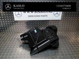 Gebruikte Subwoofer Mercedes C Sportcoupé (C203) 1.8 C-180K 16V Prijs op aanvraag aangeboden door kaslo auto parts