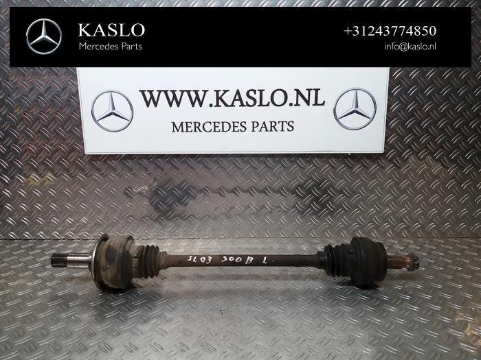 Gebruikte Aandrijfas links-achter Mercedes SL (R230) 5.0 SL-500 V8 24V Prijs op aanvraag aangeboden door kaslo auto parts