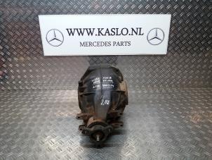 Gebruikte Cardanklok achter Mercedes SL (R230) 5.0 SL-500 V8 24V Prijs € 400,00 Margeregeling aangeboden door kaslo auto parts