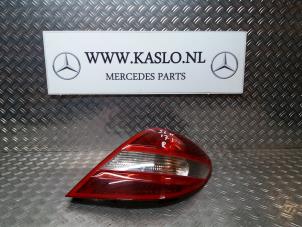 Gebruikte Achterlicht rechts Mercedes SLK (R171) 1.8 200 K 16V Prijs € 60,00 Margeregeling aangeboden door kaslo auto parts