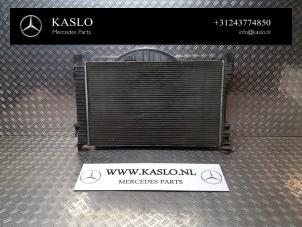 Gebruikte Radiateur Mercedes SLK (R171) 3.0 280 V6 24V Prijs € 150,00 Margeregeling aangeboden door kaslo auto parts